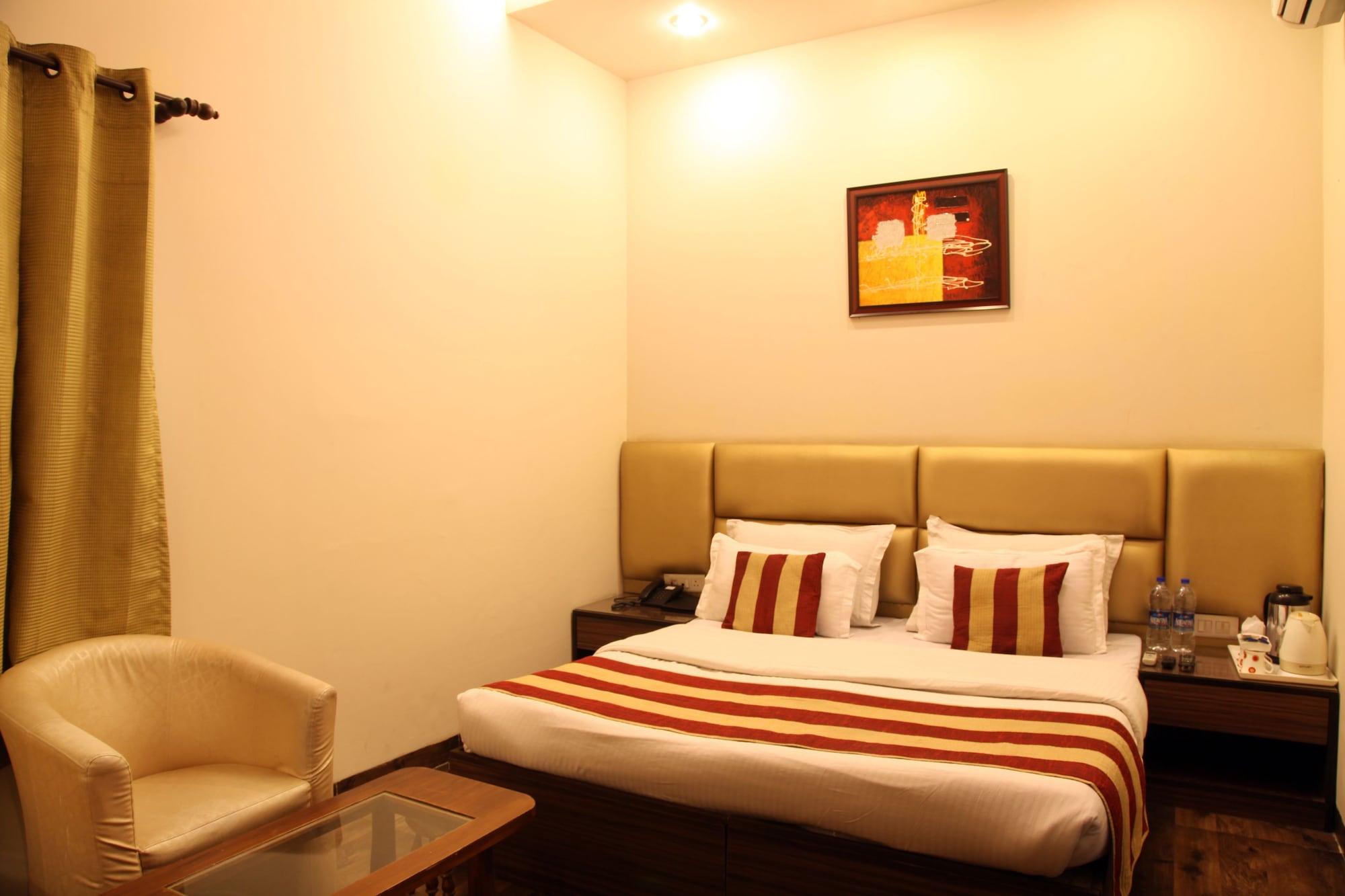 Rupam Hotel Delhi  Bagian luar foto