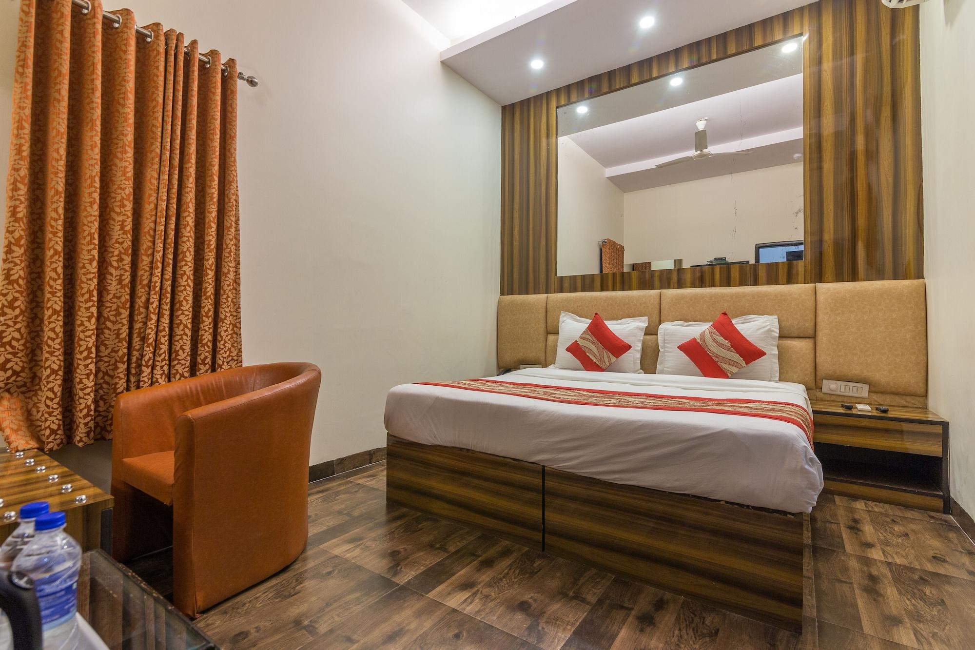 Rupam Hotel Delhi  Bagian luar foto