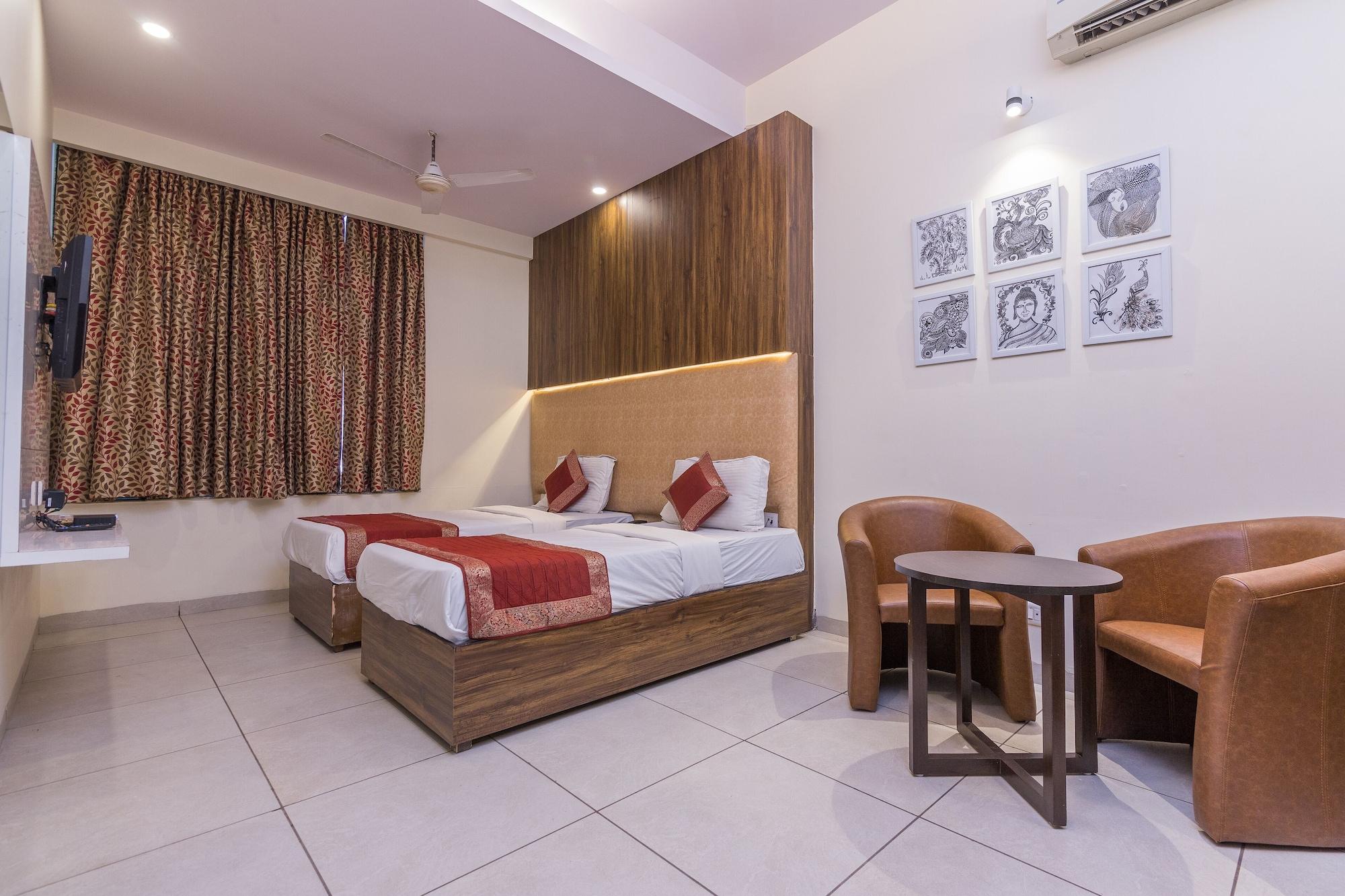 Rupam Hotel Delhi  Bagian luar foto
