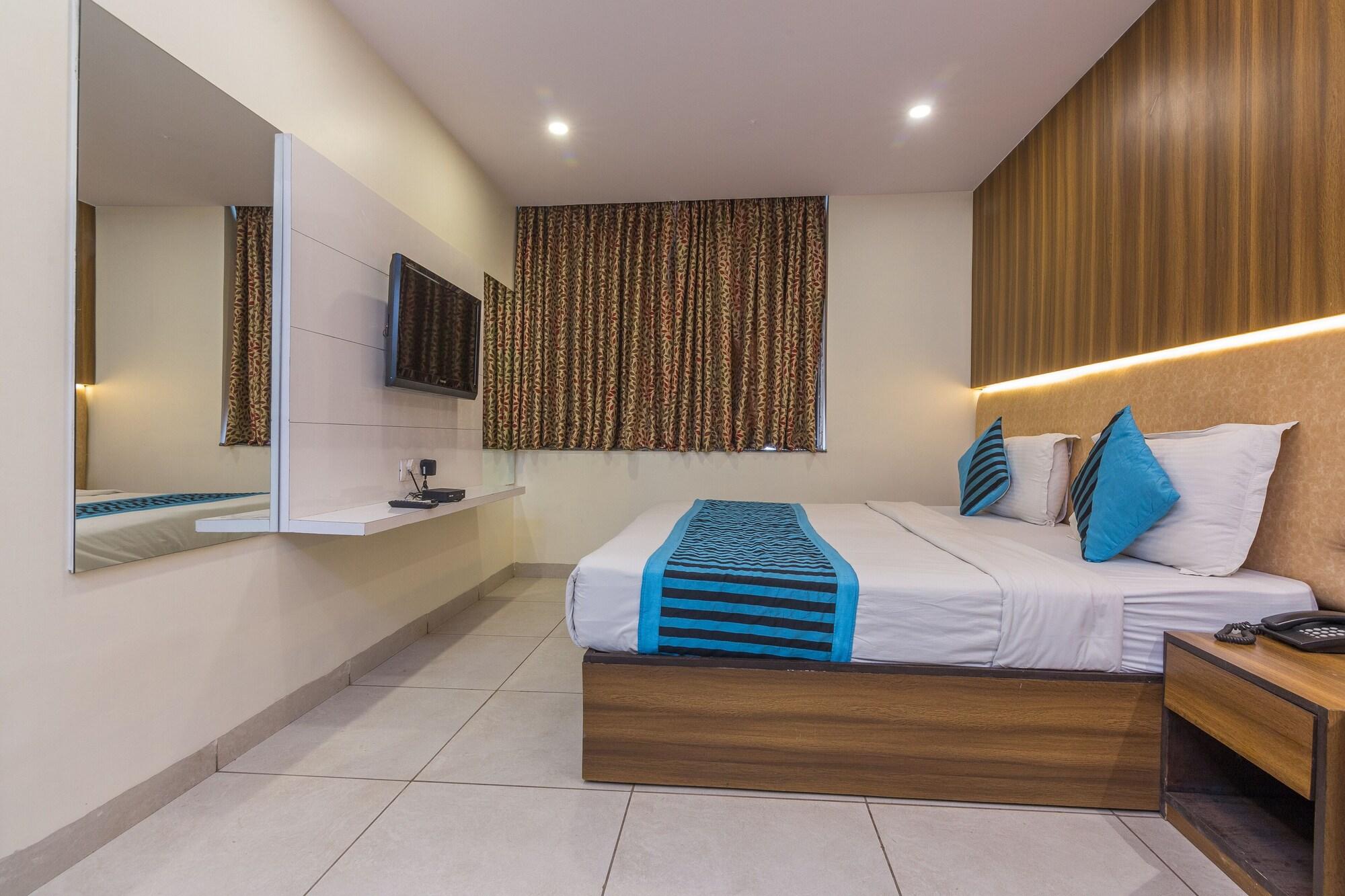 Rupam Hotel Delhi  Bagian luar foto