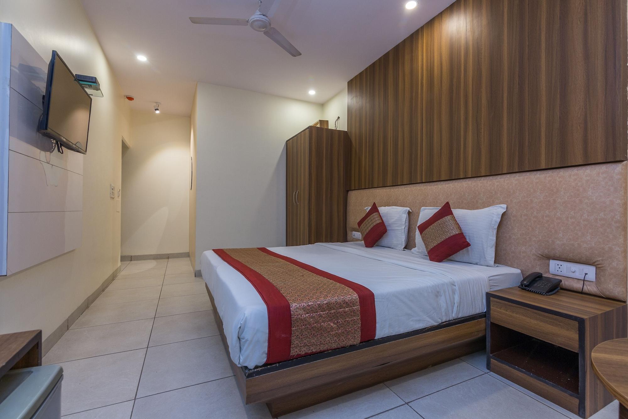 Rupam Hotel Delhi  Bagian luar foto
