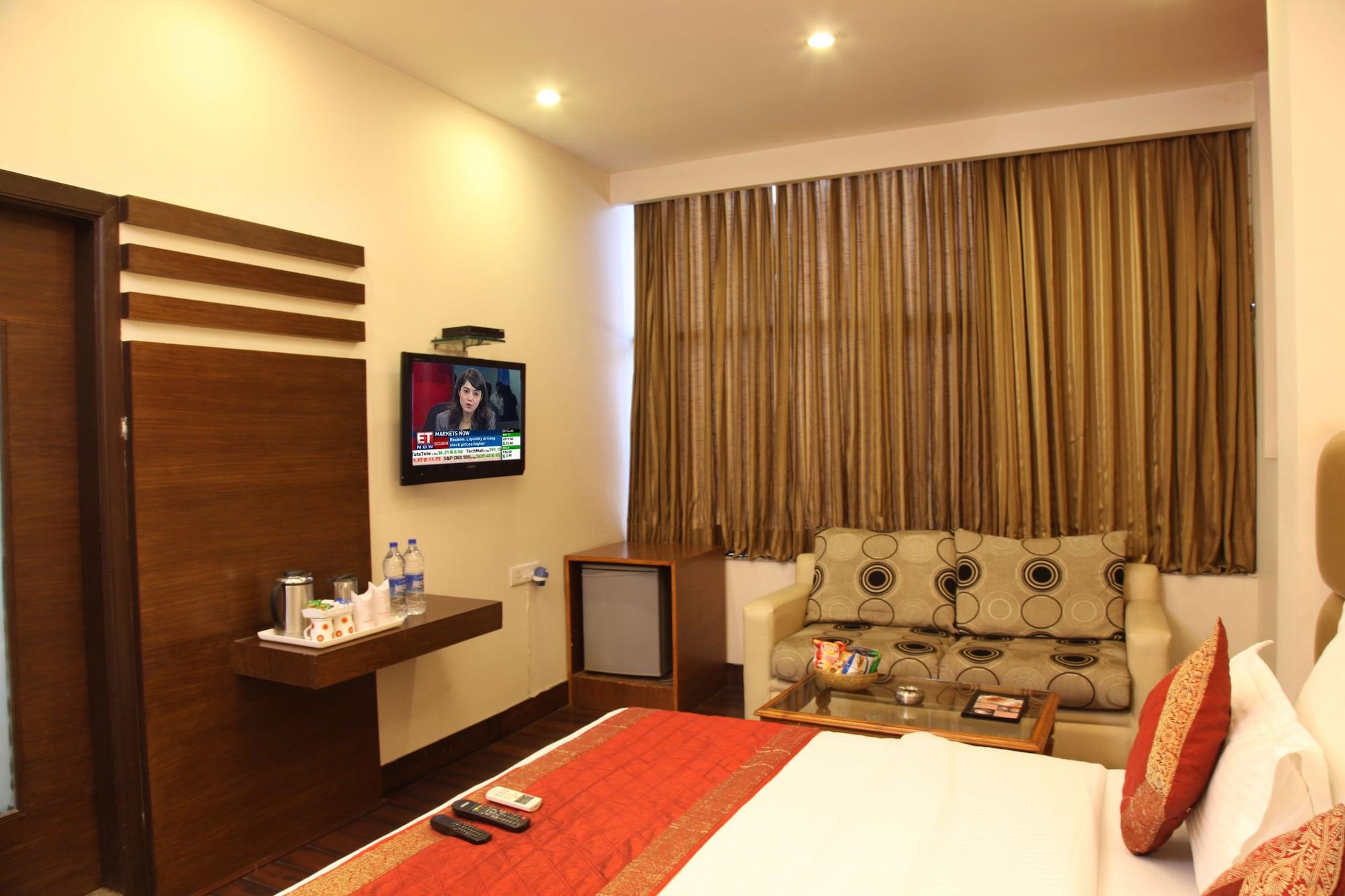 Rupam Hotel Delhi  Bagian luar foto