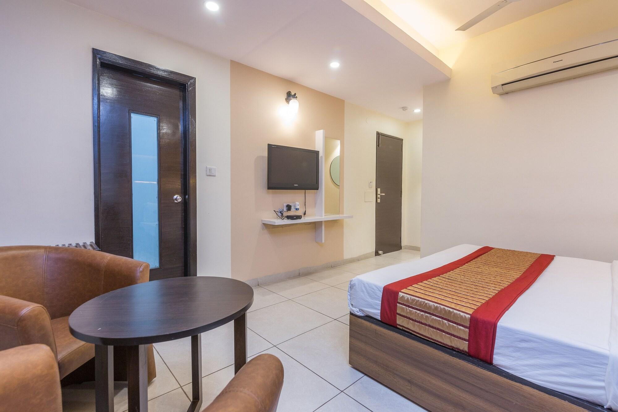 Rupam Hotel Delhi  Bagian luar foto