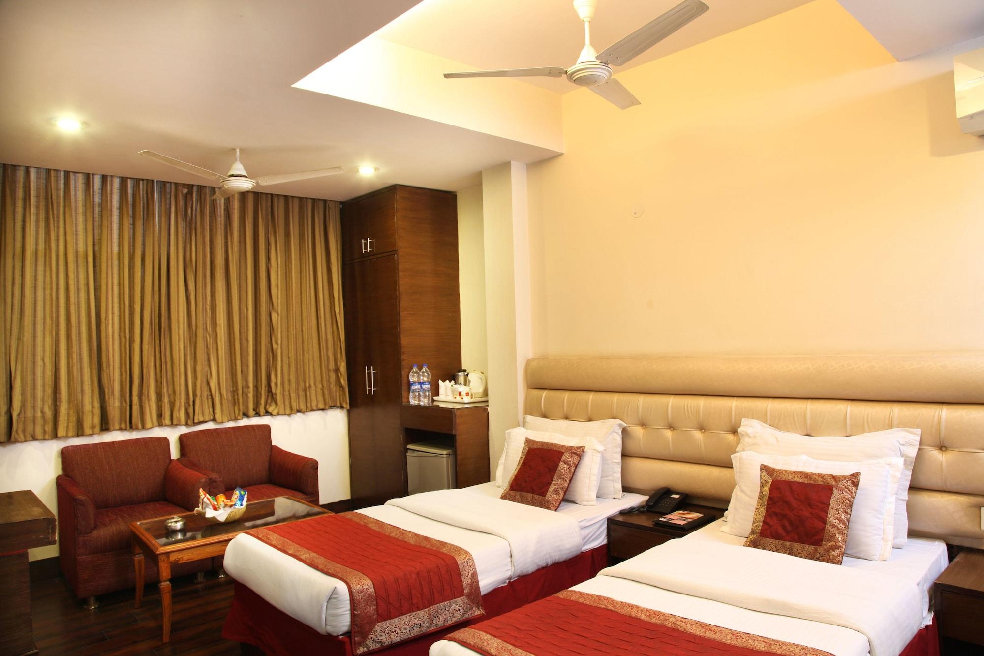 Rupam Hotel Delhi  Bagian luar foto