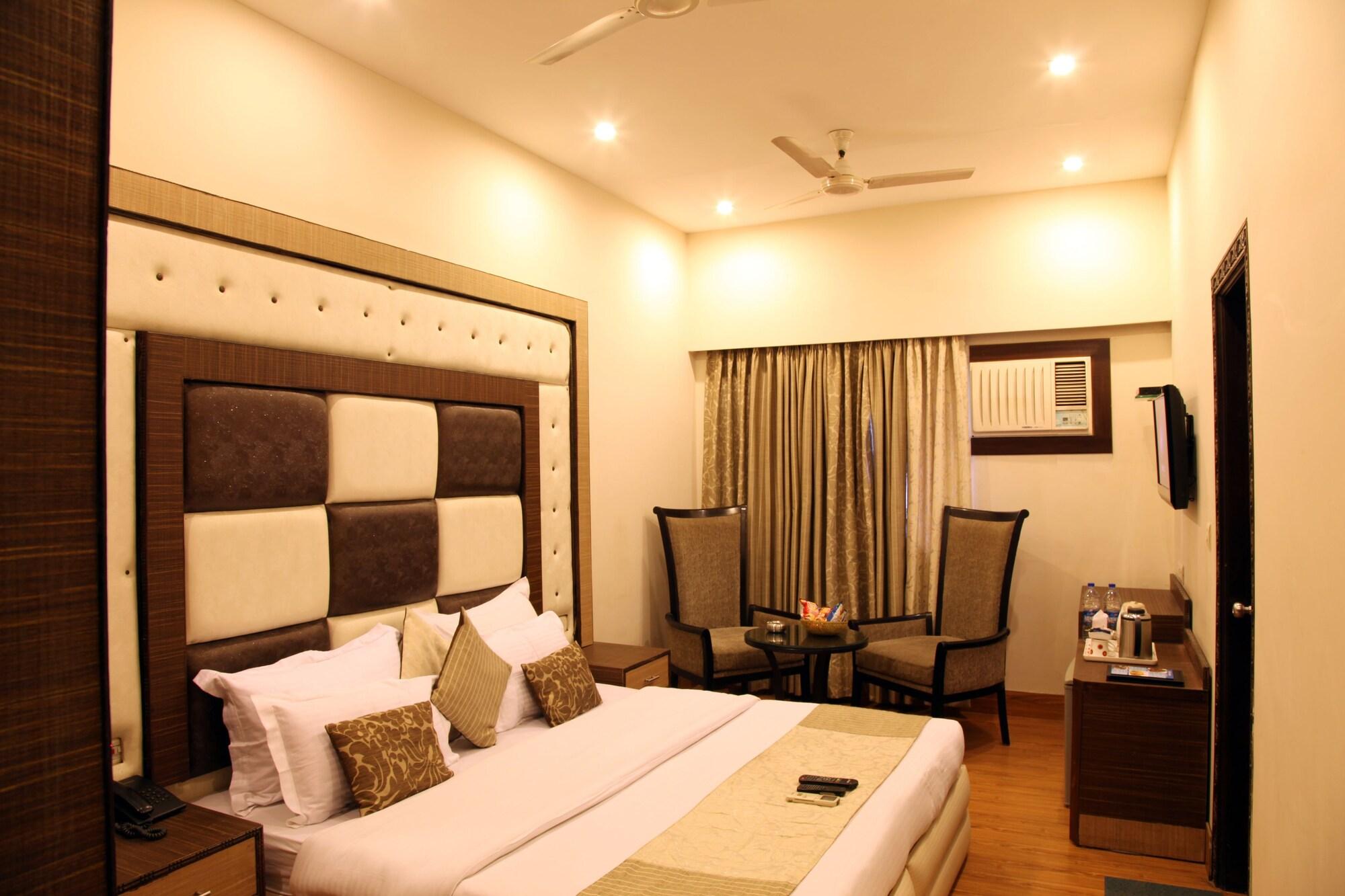 Rupam Hotel Delhi  Bagian luar foto
