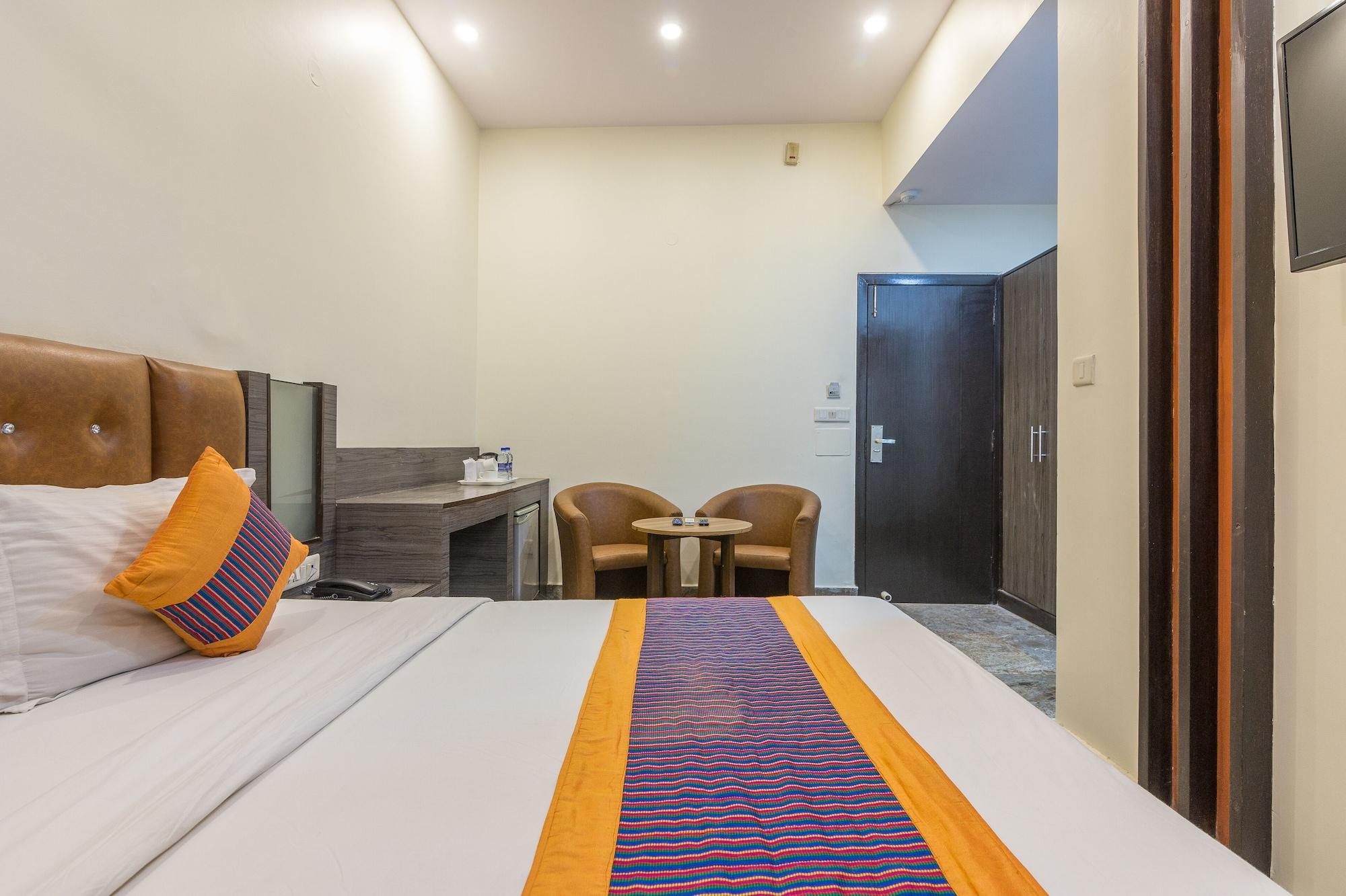 Rupam Hotel Delhi  Bagian luar foto