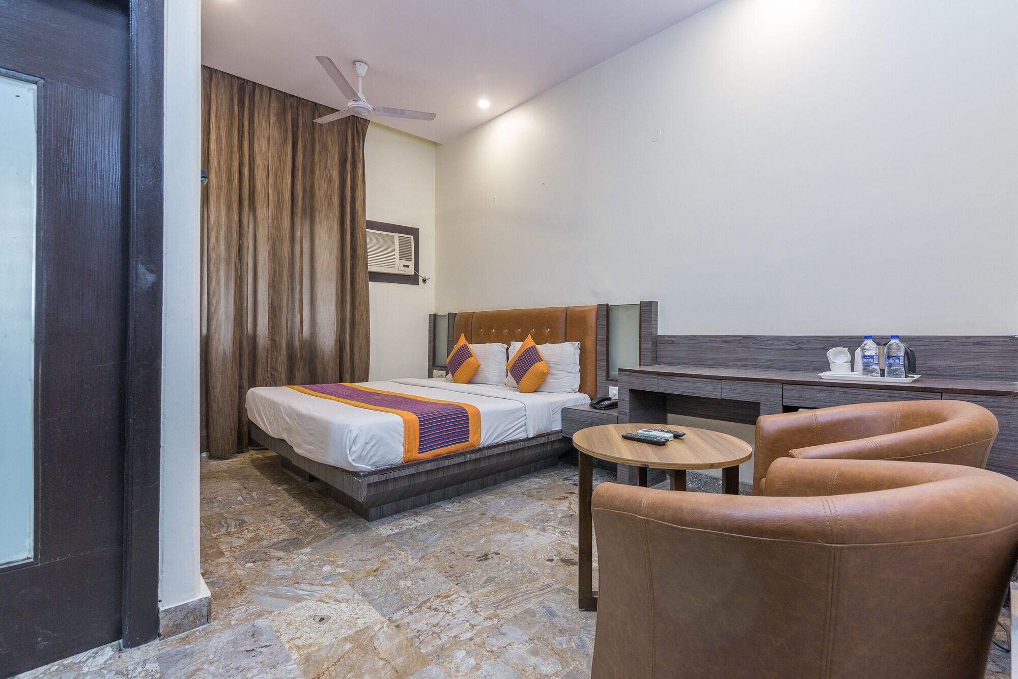 Rupam Hotel Delhi  Bagian luar foto
