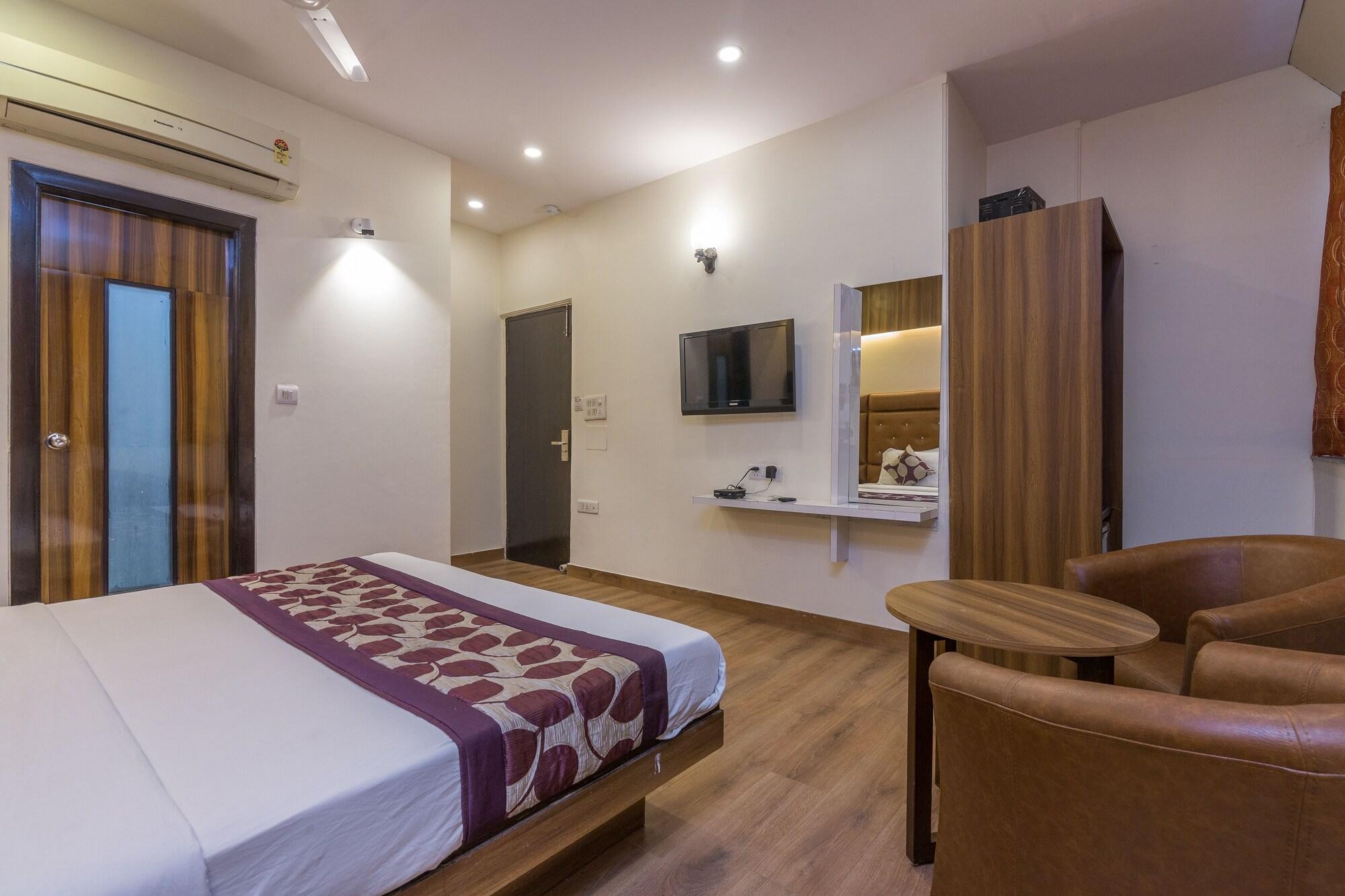Rupam Hotel Delhi  Bagian luar foto