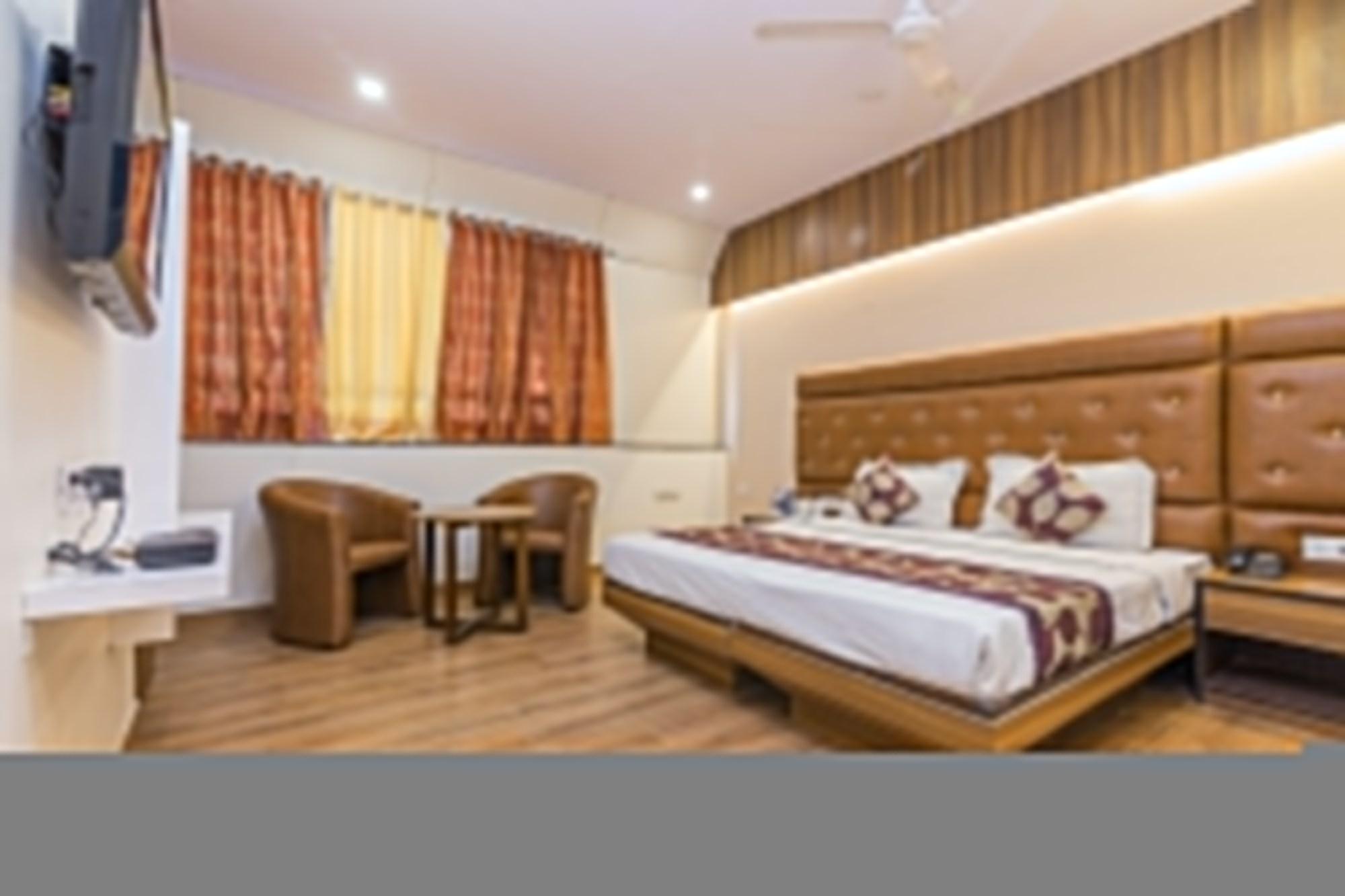 Rupam Hotel Delhi  Bagian luar foto
