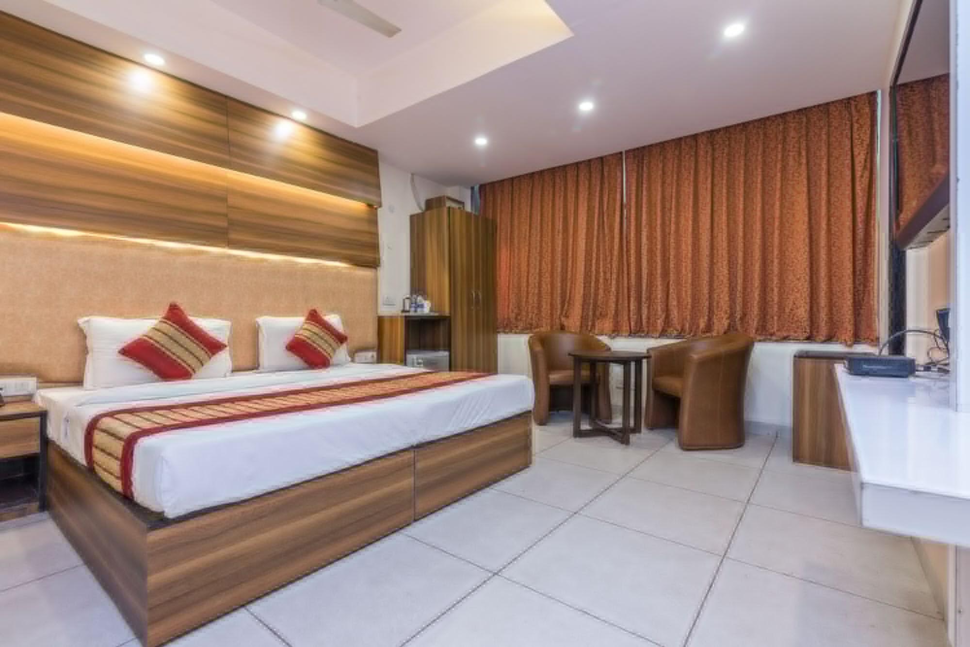 Rupam Hotel Delhi  Bagian luar foto