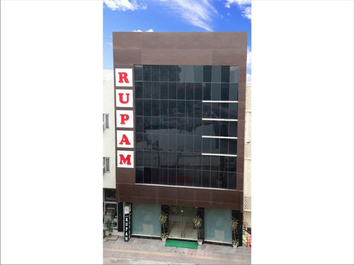 Rupam Hotel Delhi  Bagian luar foto