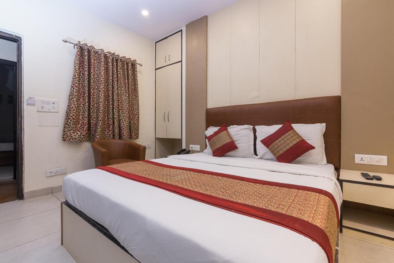 Rupam Hotel Delhi  Bagian luar foto