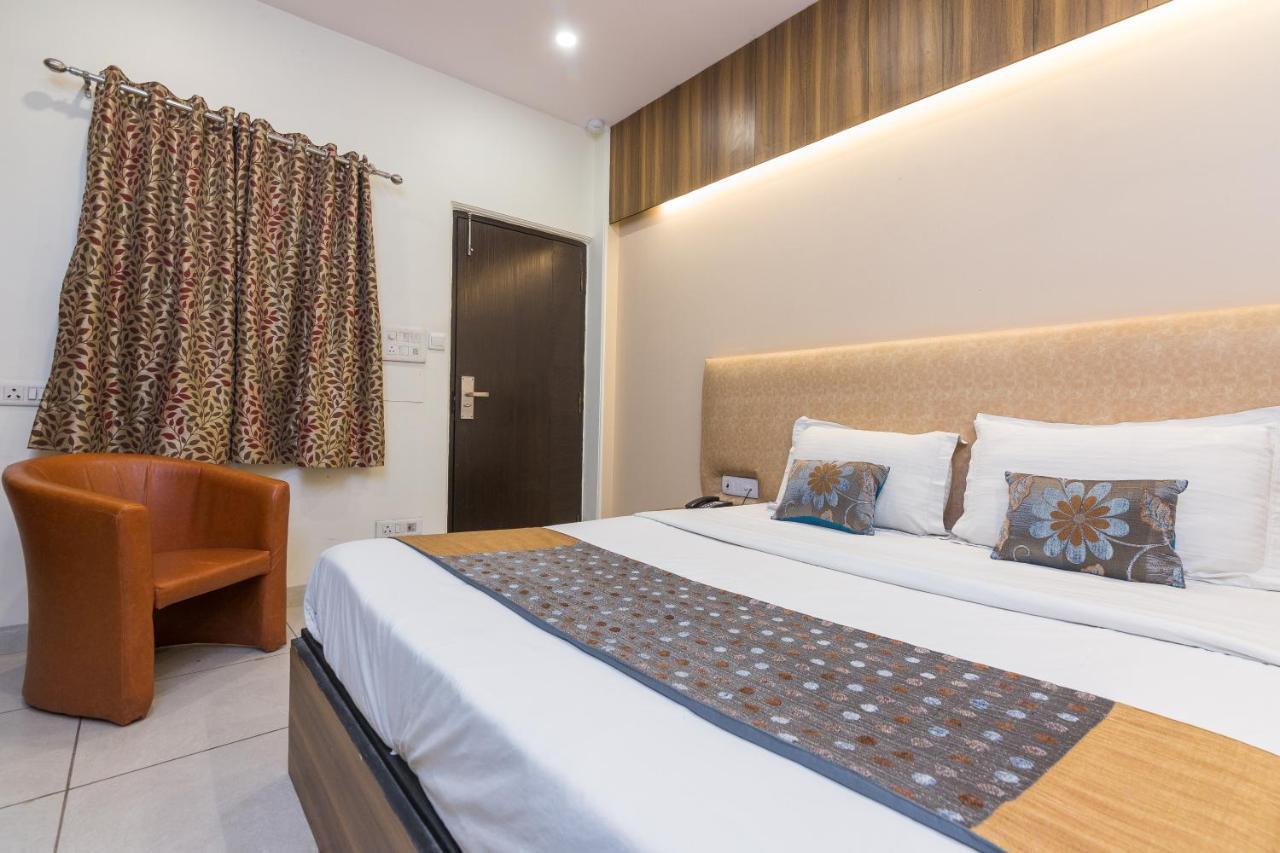 Rupam Hotel Delhi  Bagian luar foto