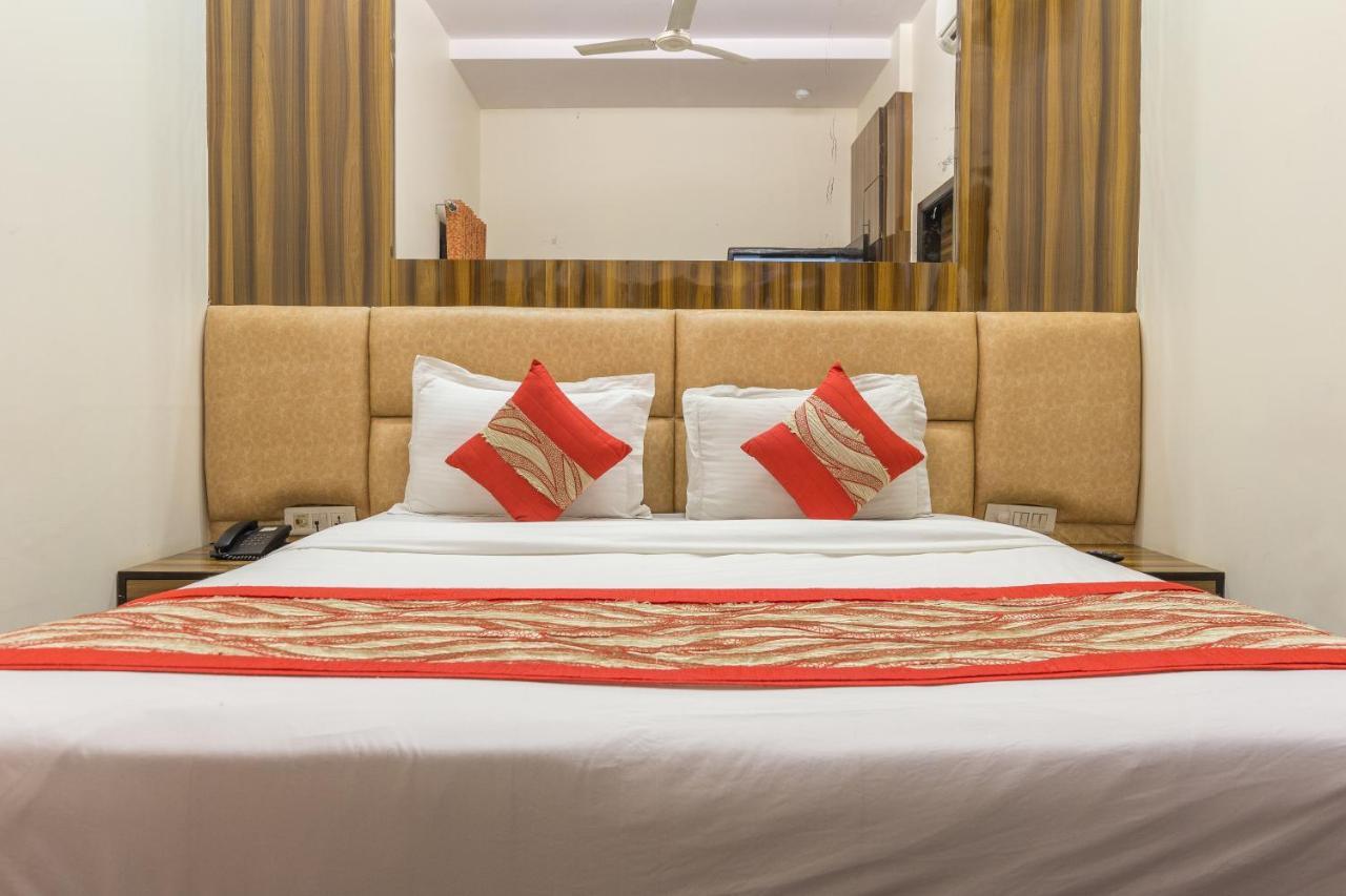 Rupam Hotel Delhi  Bagian luar foto