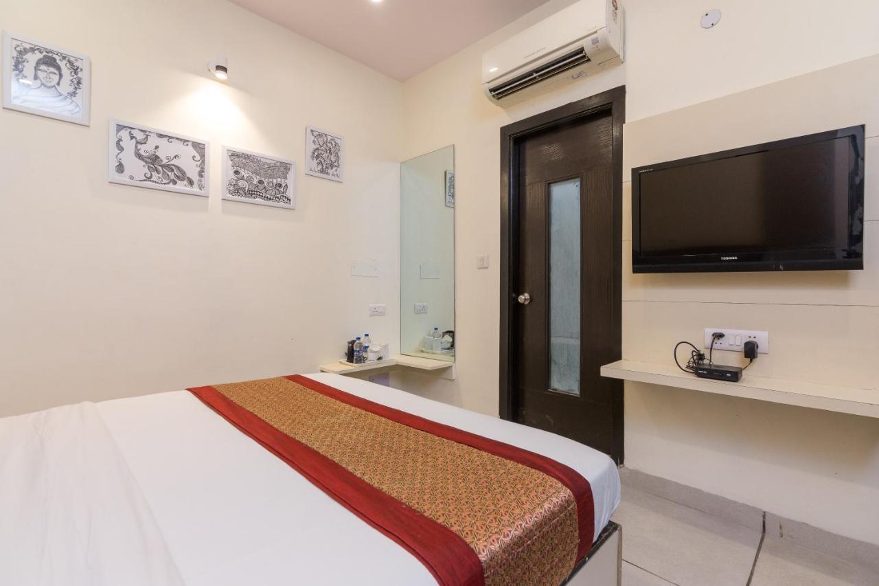 Rupam Hotel Delhi  Bagian luar foto